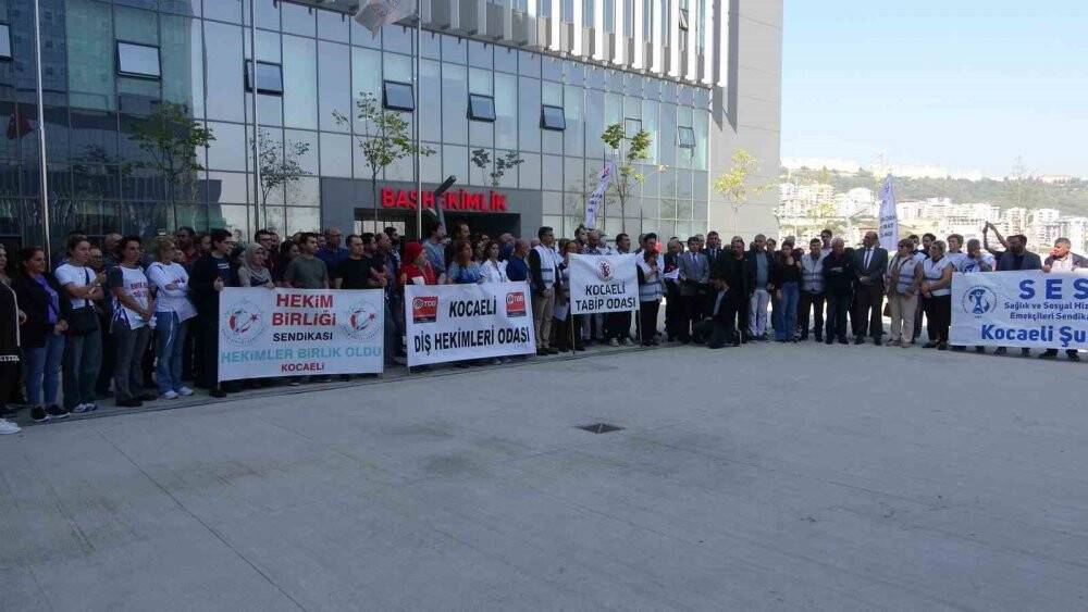 Doktorlara saldıran maganda "Polis bana işlemez!" diye meydan okumuş!