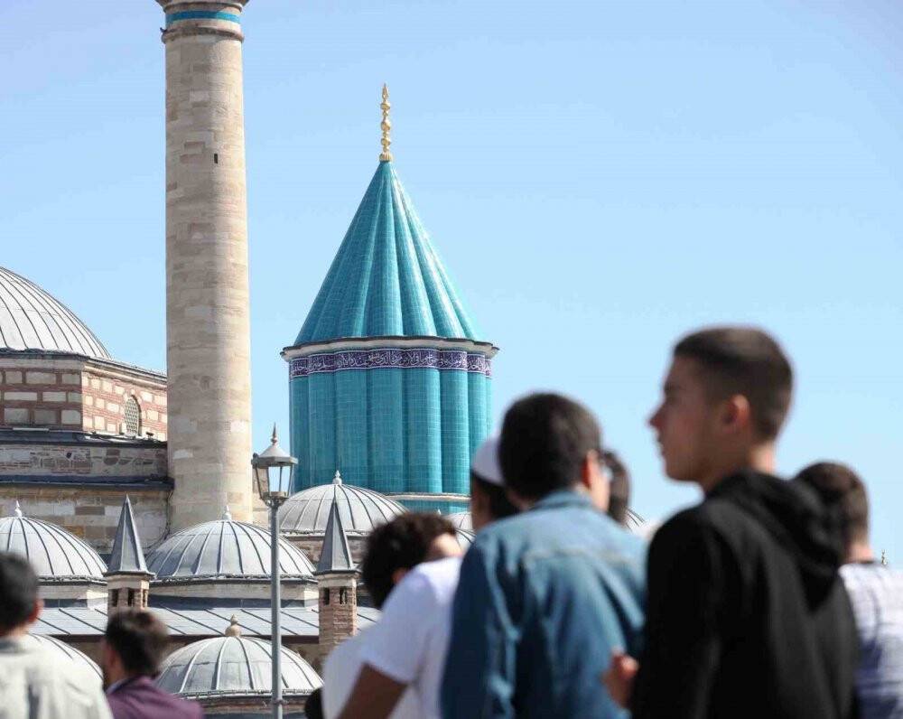 Mevlana Müzesinin yeşil kubbesinin çinileri onun atölyesinden çıktı: Konyalı ustasız usta 30 yıldır bu işi yapıyor