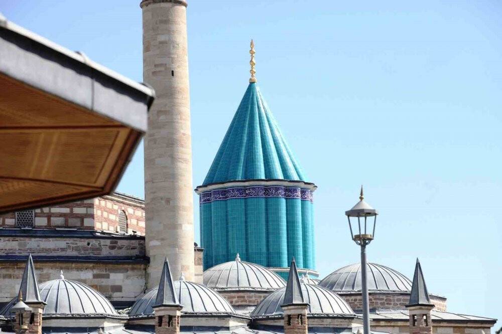 Mevlana Müzesinin yeşil kubbesinin çinileri onun atölyesinden çıktı: Konyalı ustasız usta 30 yıldır bu işi yapıyor