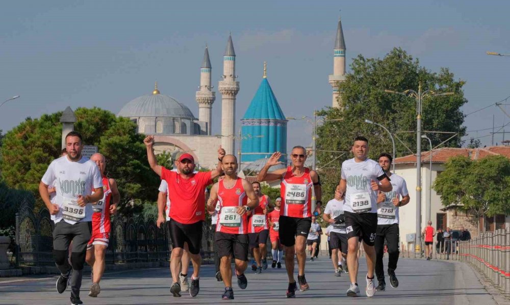 Konya'da binlerce sporcu “iyilik” için koştu