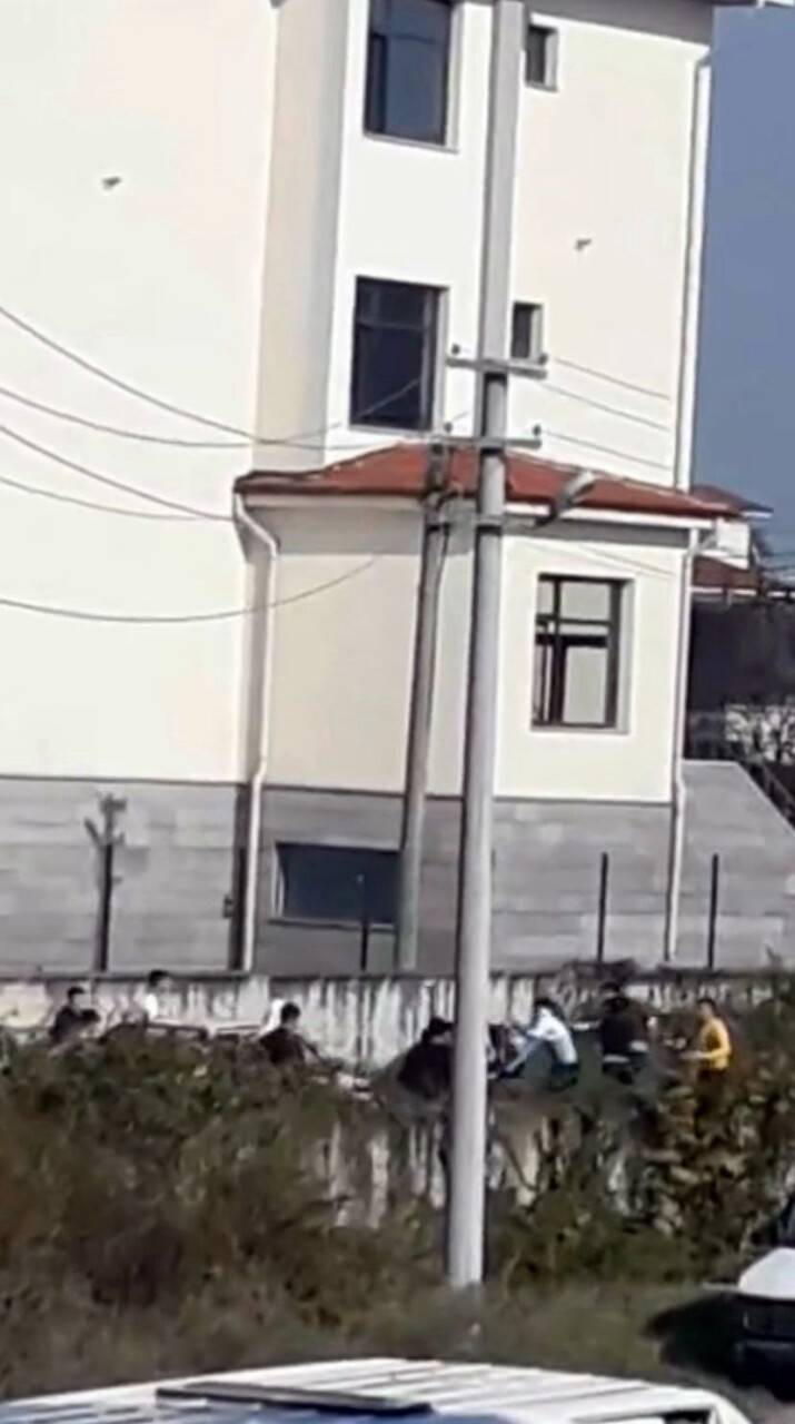 Tekme tokat kavga ettiler