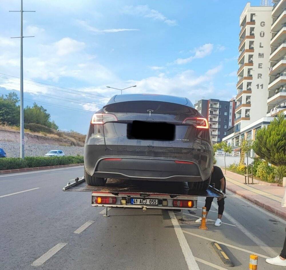 Tesla ile drift pahalıya maloldu