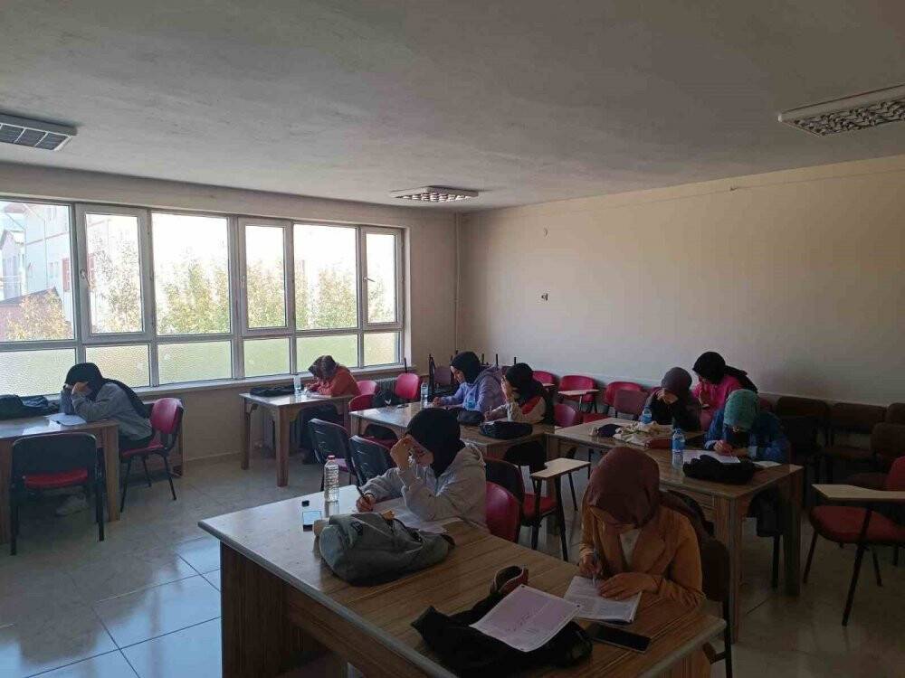 Karapınar HEM’deki YKS kursuna yoğun ilgi