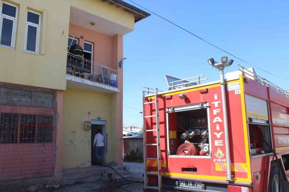 Konya'da depremzede ailenin kaldığı evde yangın çıktı