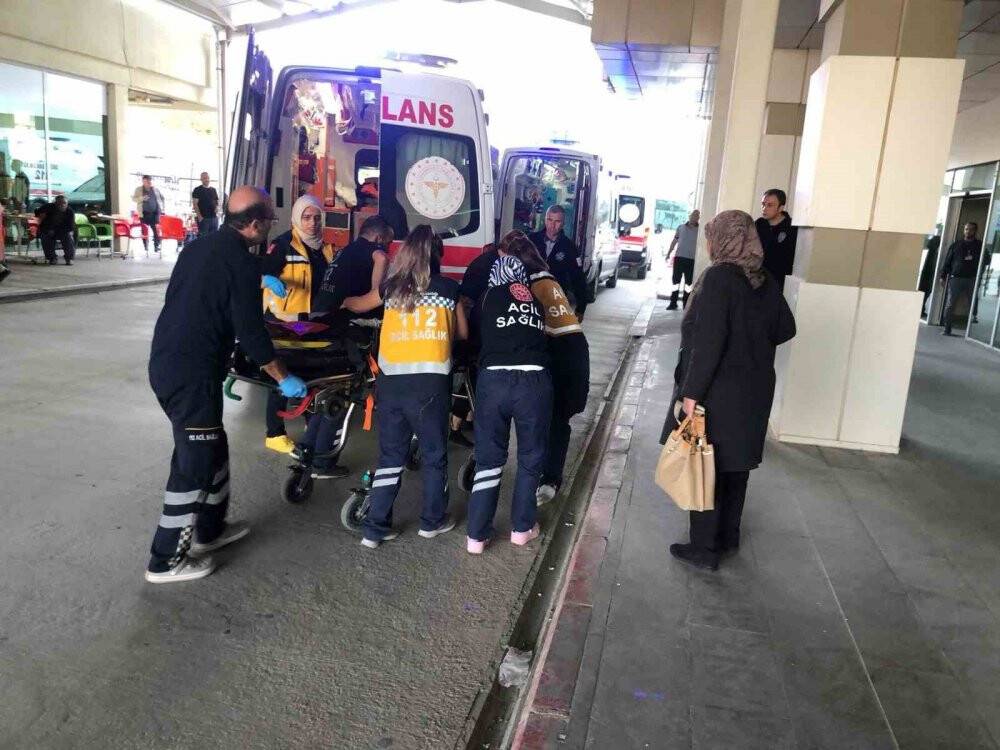 Konya Ereğli'de motosiklet ile otomobil çarpıştı: 2 yaralı