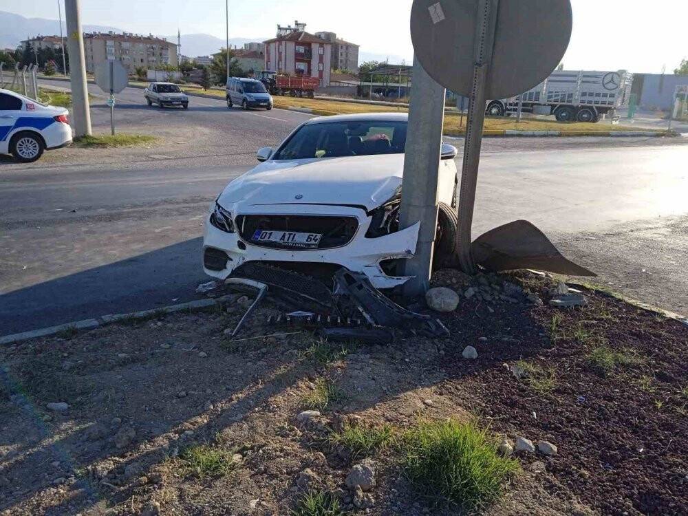 Konya Ereğli'de motosiklet ile otomobil çarpıştı: 2 yaralı