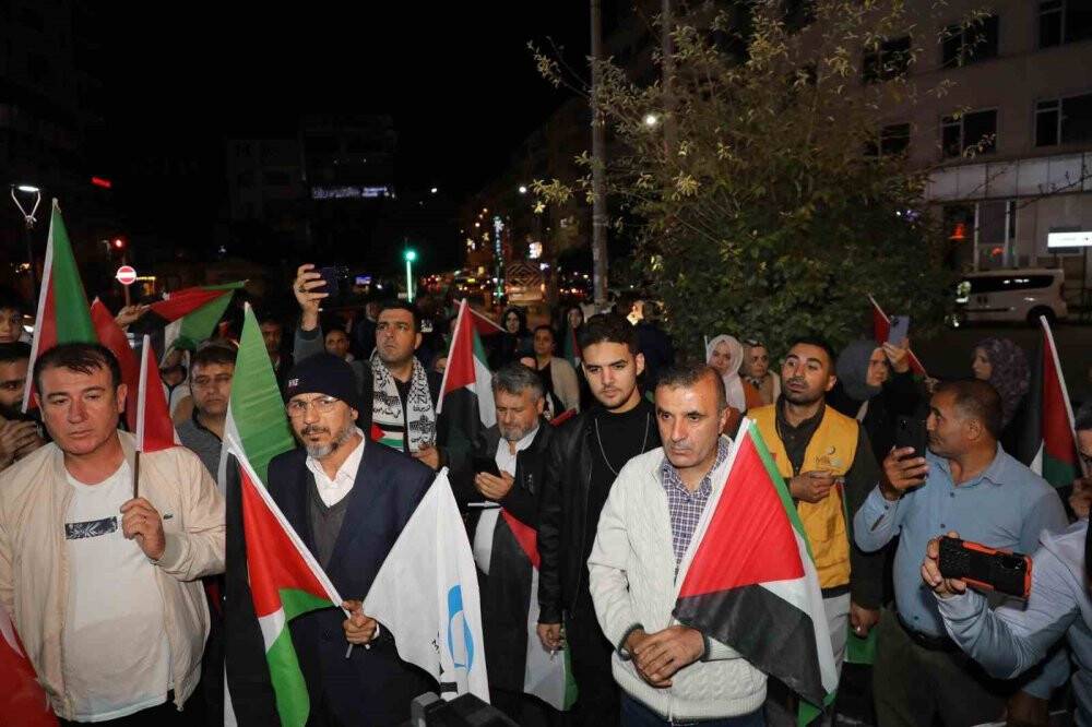 Manisa Gazze için ayağa kalktı