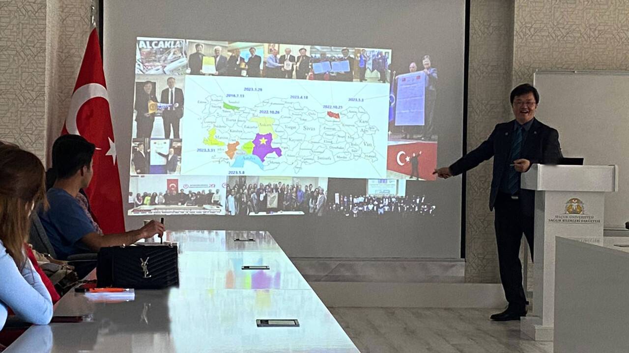 selcuk-universitesinde-turkish-youth-dialogue-adli-konferans-duzenlendi-2.jpg