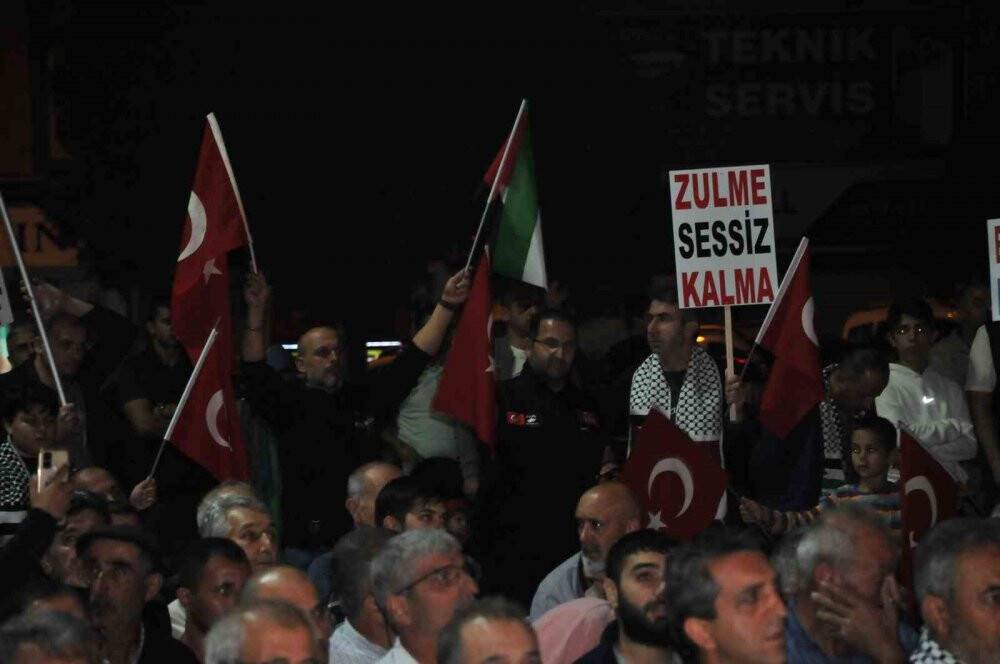 İzmir Aliağa'da Gazze'ye destek mitingi yapıldı