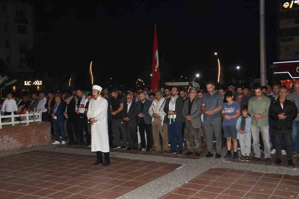 İzmir Aliağa'da Gazze'ye destek mitingi yapıldı