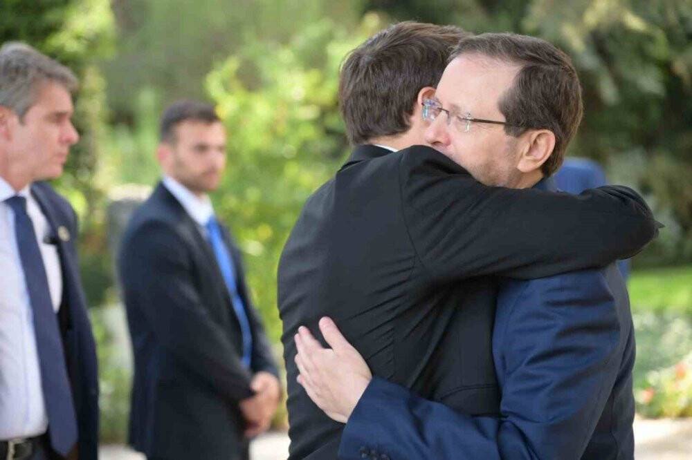 Batılılar işgalci İsrail'e destek için sıraya geçti!