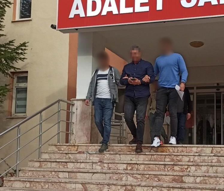Konya'da 3 sarrafı sahte altınla dolandıran şüpheli 4'üncü dükkanda yakalandı