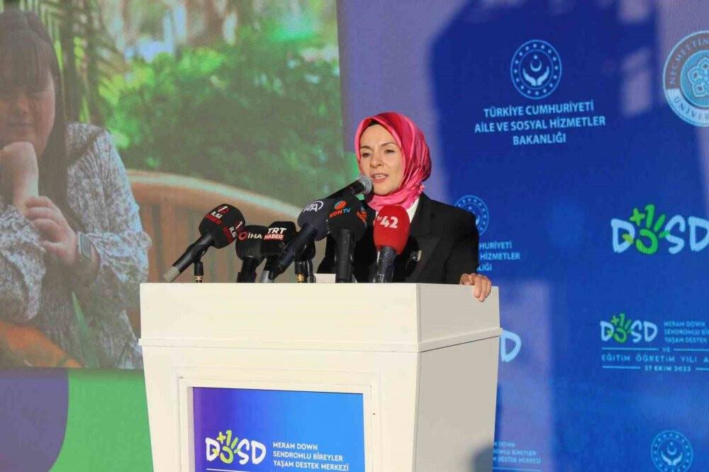 Aile ve Sosyal Hizmetler Bakanı Mahinur Özdemir Göktaş, 'DOSD MERAM'ı açtı