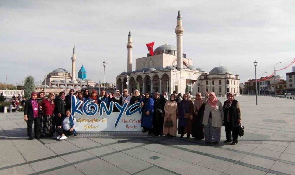 Mamaklı kadınlar Konya'yı gezdi