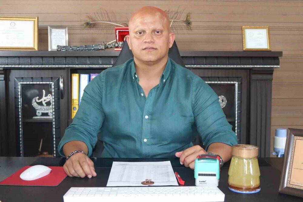 İzmirli muhtardan geri dönüşüm kampanyası: "Atık yağı getir bulaşık deterjanını götür"