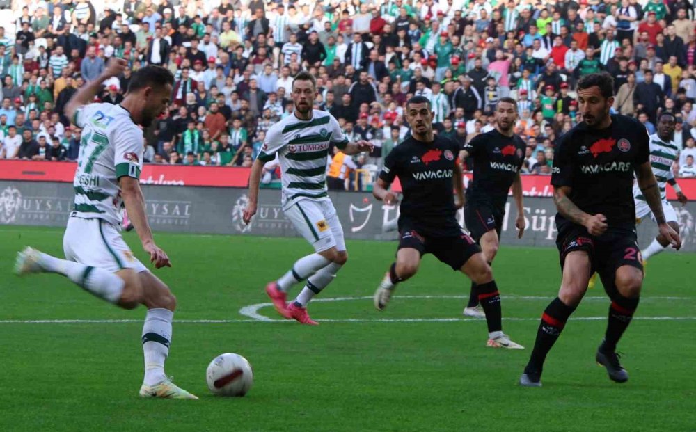 Konyaspor 1 puanı son dakikada kurtardı