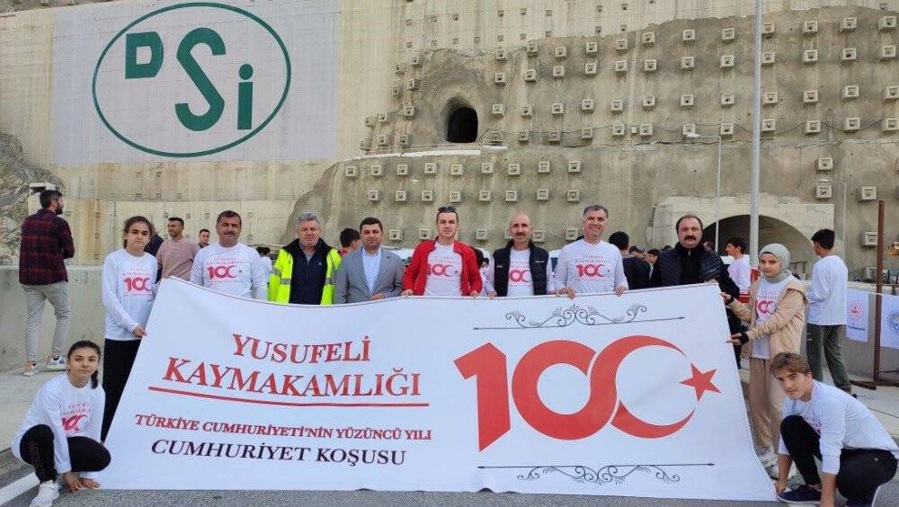 Yediği döneri beğenmediği için parasını ödemediği iddia edilen kaymakama tepki yağdı