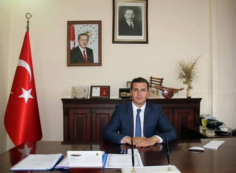 Yediği döneri beğenmediği için parasını ödemediği iddia edilen kaymakama tepki yağdı