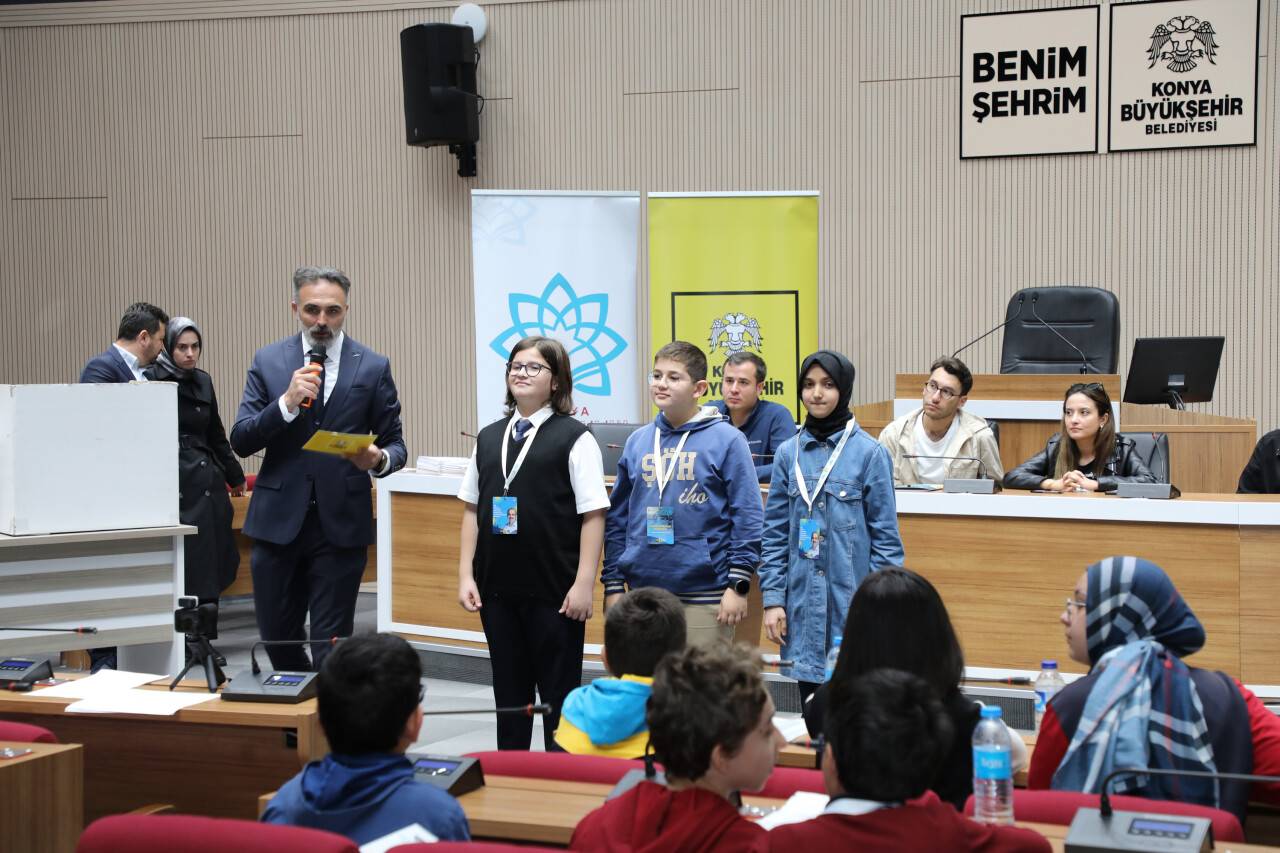 konya-buyuksehir-cocuk-meclisi-2.jpg