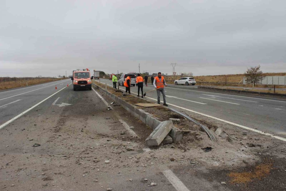 Karapınar'da otomobil kontrolden çıkarak takla attı: 5 yaralı