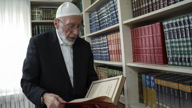 eski-diyanet-isleri-baskani-lutfi-dogan-hoca-vefat-etti-1701671042-001.jpg