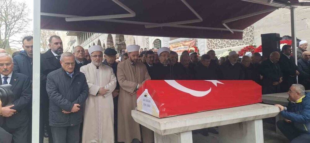 Eski Diyanet İşleri Başkanı Doğan, İstanbul’da toprağa verildi