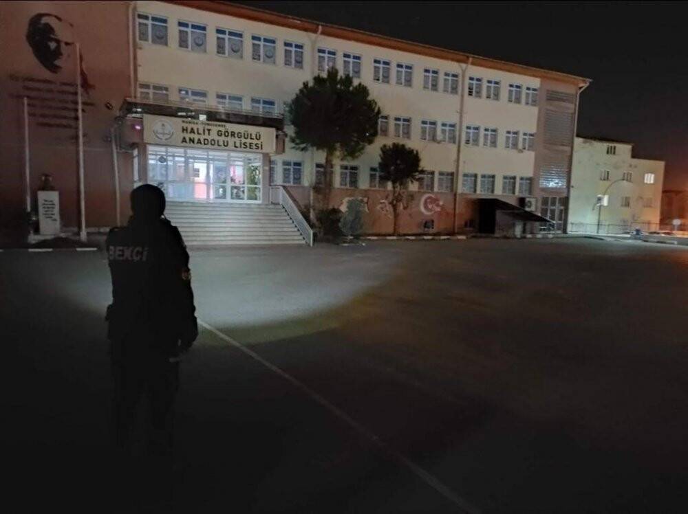 Manisa Emniyetinden okul devriyesi