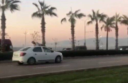 Hollywood'ta film sahnesi değil, Türkiye'de trafik tartışması! (TIKLA&İZLE)