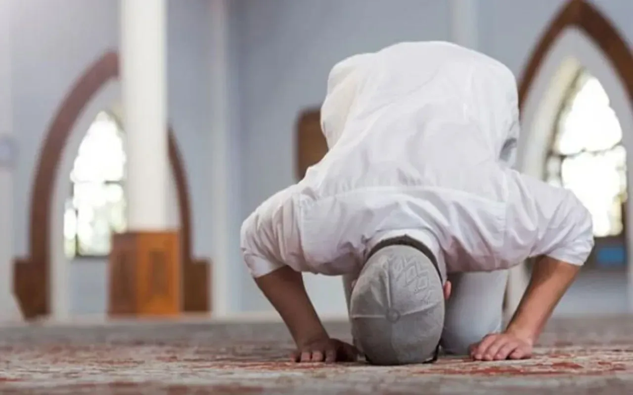 namaz-ubuw-cover.webp