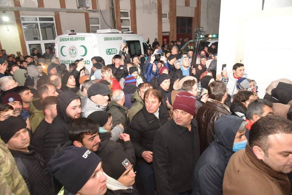 Şehidi memleketinde binler karşıladı