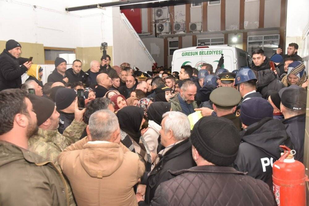 Şehidi memleketinde binler karşıladı