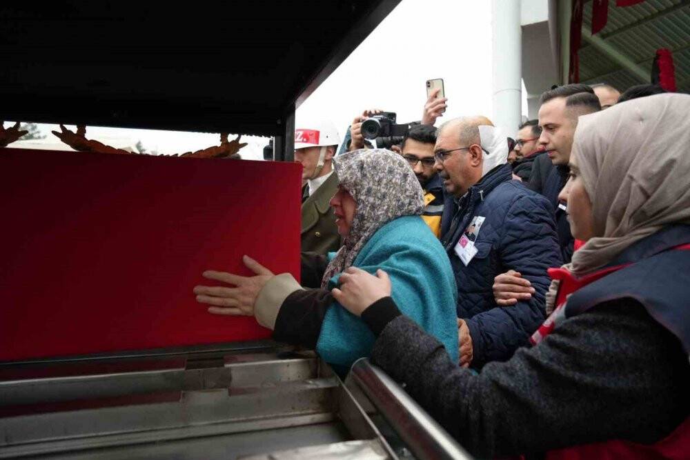 Şehit Piyade Uzman Çavuş Hakan Gün son yolculuğuna uğurlandı