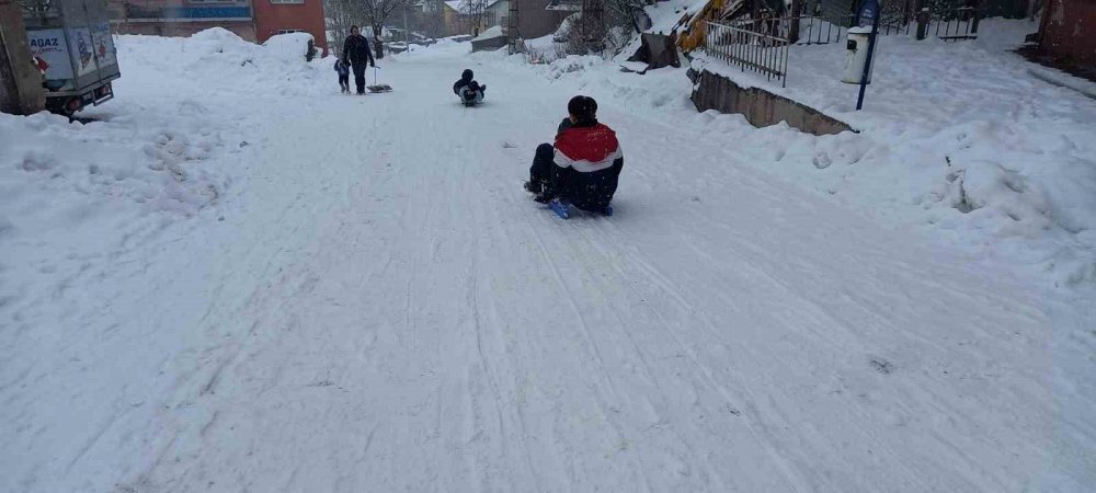 Tunceli’nin 5 ilçesinde okullara kar tatili