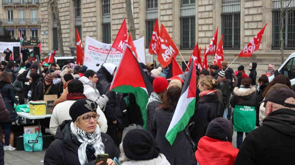 Filistin için Paris’ten Belçika’ya yürüyüş başlatıldı