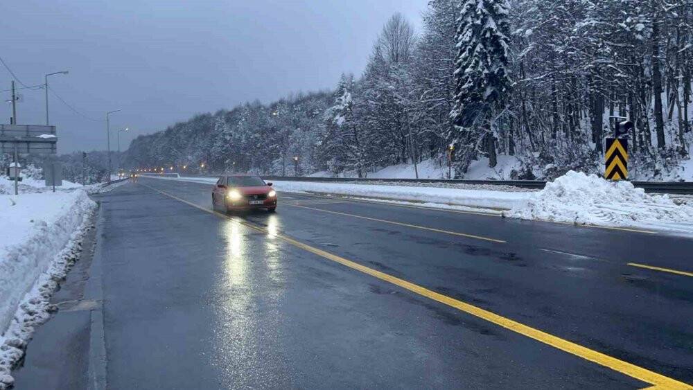 Bolu Dağı geçişinde ulaşımda sıkıntı bulunmuyor