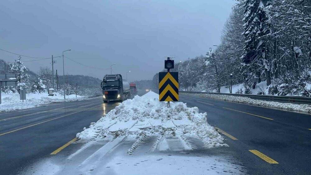 Bolu Dağı geçişinde ulaşımda sıkıntı bulunmuyor
