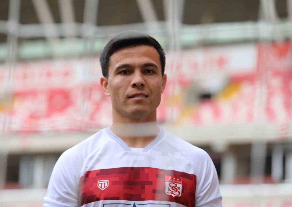 Azizbek Turgunboev resmen Sivasspor’da