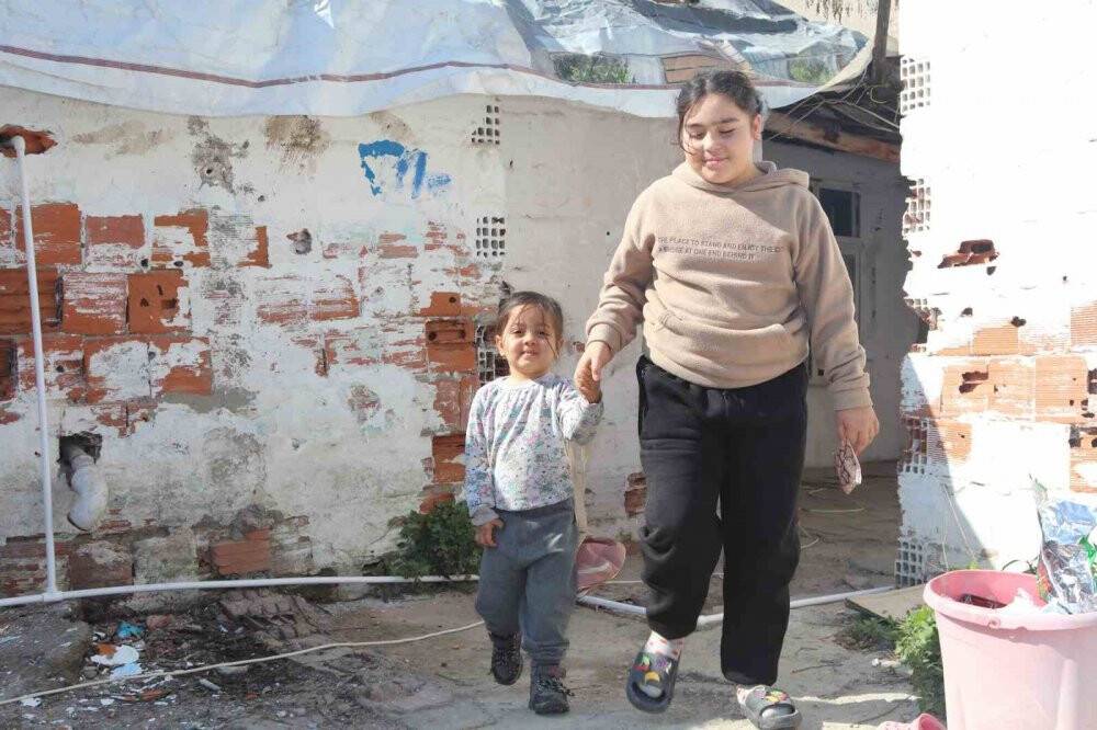 4 torununa ve 2 kızına engelli maaşıyla bakan anneannenin yaşam savaşı