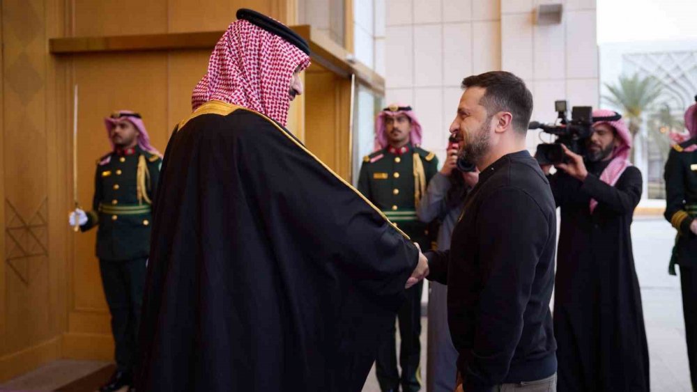 Zelenskiy, Suudi Arabistan Veliaht Prensi Salman ile bir araya geldi