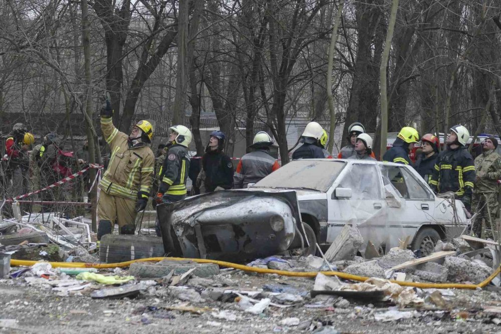 Rusya, Odessa’da apartmanı vurdu: 3 ölü, 8 yaralı