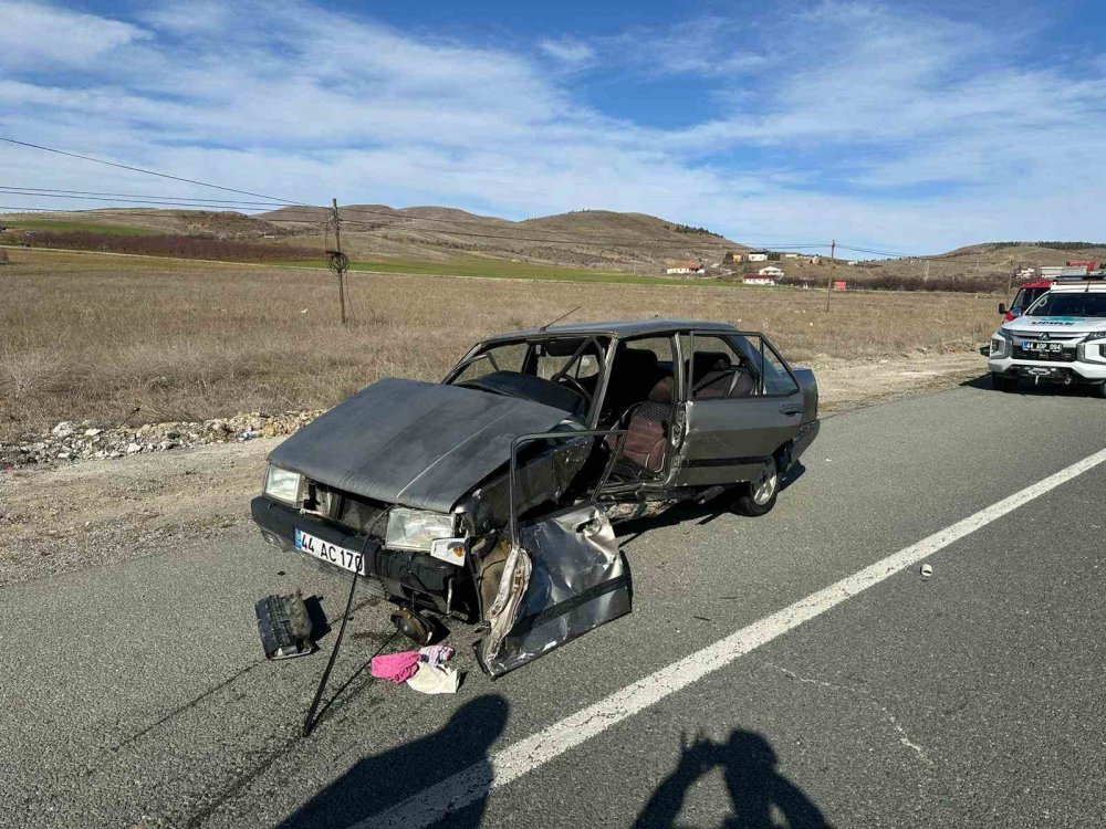 Malatya’da trafik kazası: 1’i ağır 3 yaralı