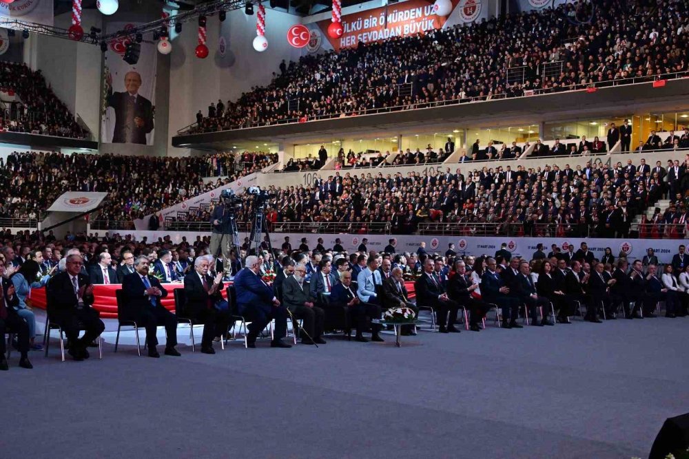 Bahçeli’den Erdoğan’a: Ayrılamazsın, Türk milletini yalnız bırakamazsın!