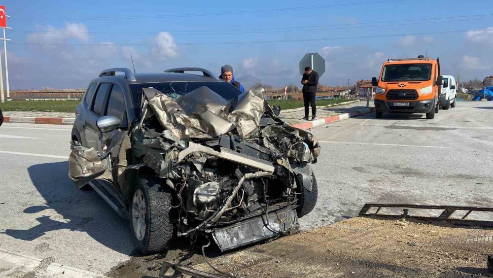 Karaman - Konya  yolunda kaza: 1 yaralı