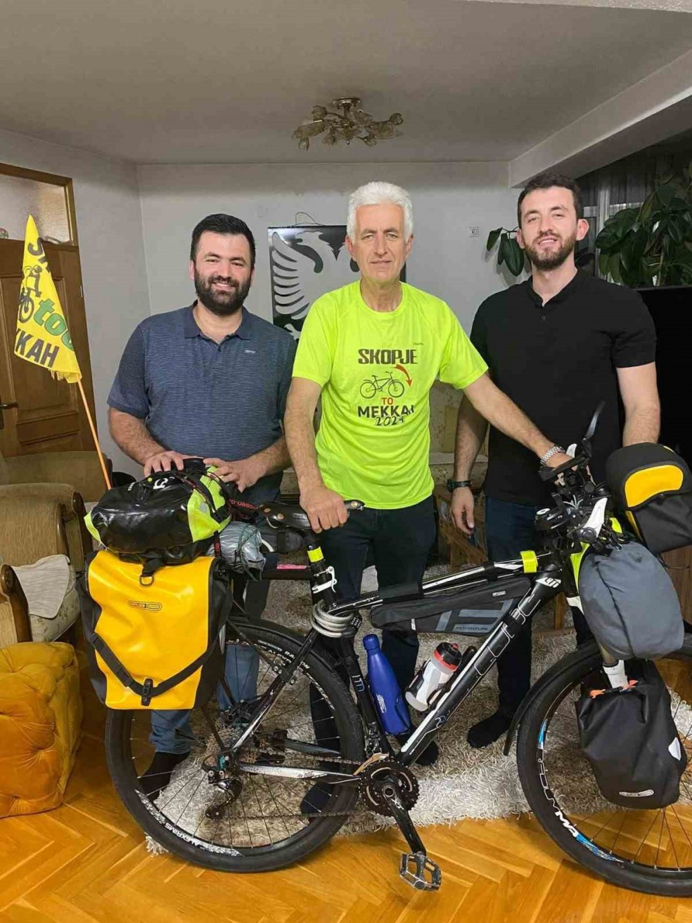 Hacca gitme için Kuzey Makedonya’dan bisikletle yola çıktılar