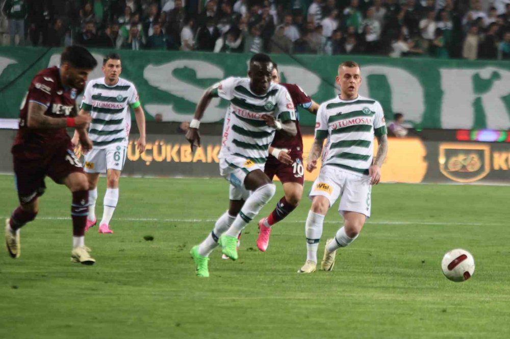 Trendyol Süper Lig: Konyaspor: 0 - Trabzonspor: 1 (İlk yarı)