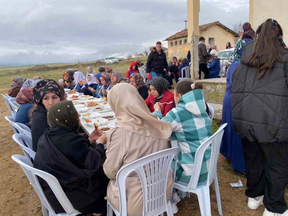 Göçle dağılan köy halkı 60 yıllık bayram geleneği ile bir araya geliyor