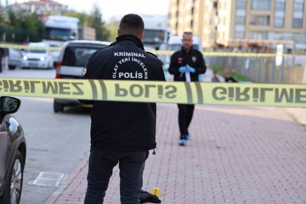 Konya'da birbirini bıçaklayan kişilerden 1’i öldü