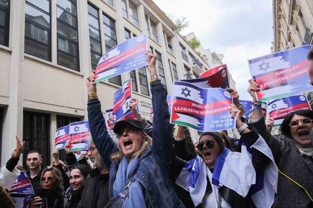 Fransa’nın en prestijli üniversitesinde Filistin’e destek gösterisi