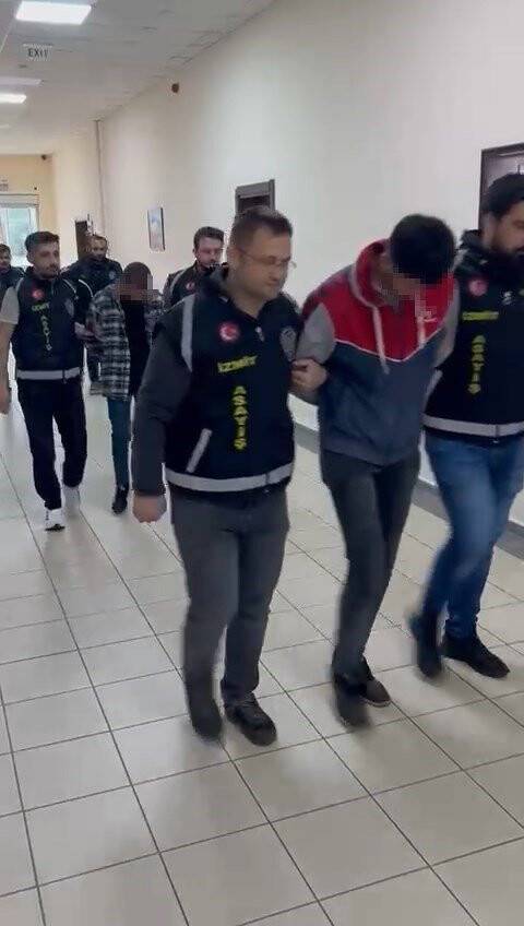 Yolda yürüyenleri sebepsiz yere korkutup saldırmışlardı, tutuklandılar