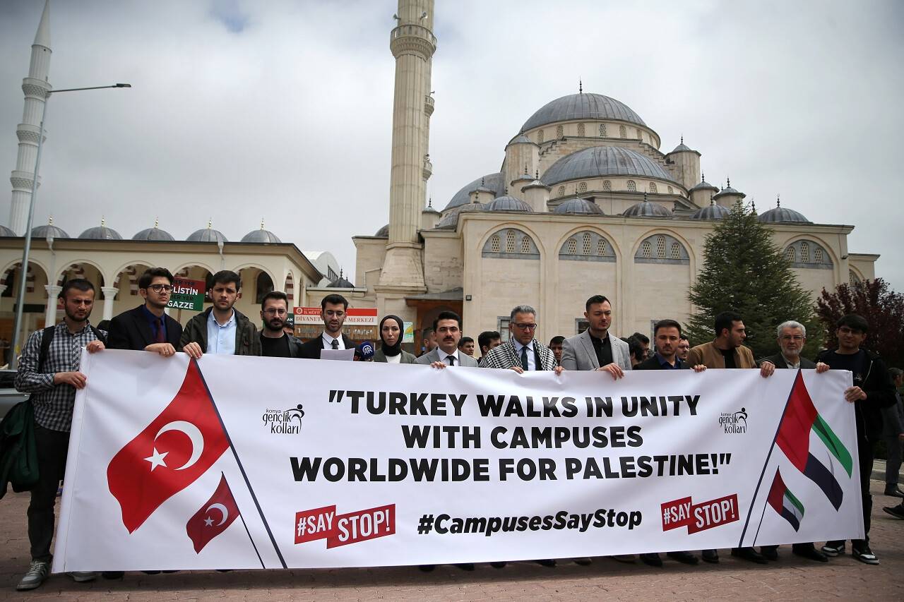 aa-20240502-34441357-34441356-konyada-universite-ogrencileri-abddeki-filistin-eylemlerine-destek-verdi-1.jpg